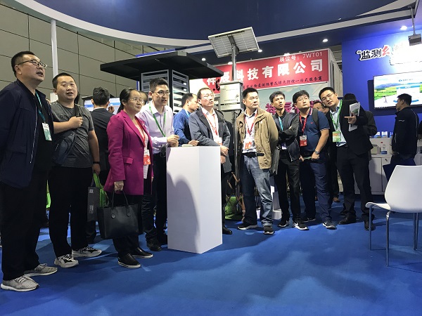 江西省植保植檢局局長鐘玲、副局長宋建輝觀摩數據平臺