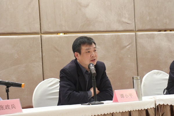 湖南省植保植檢站副站長(zhǎng)譚小平