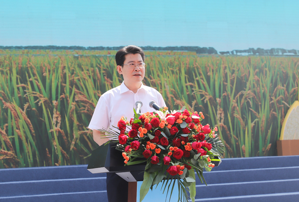 萍鄉(xiāng)市委副書記、市長劉爍致辭